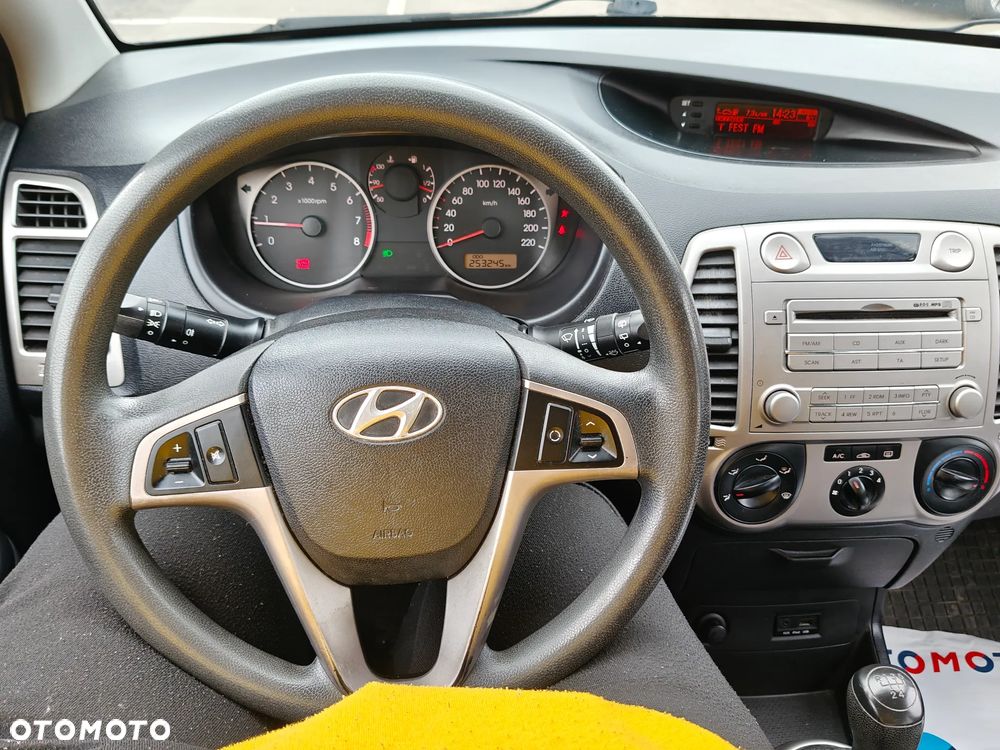Hyundai i20 - 20