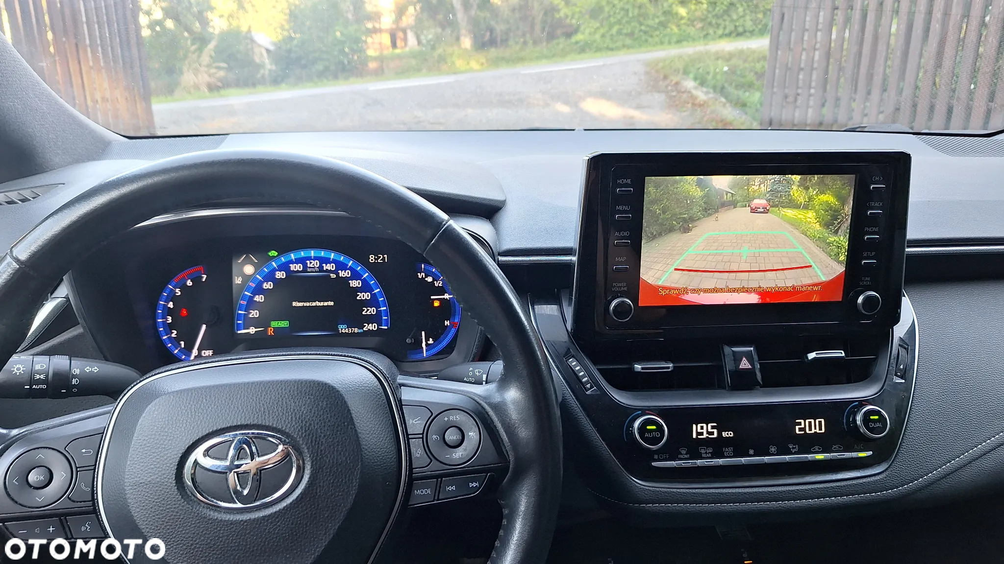Toyota Corolla 1.8 Hybrid Executive - 12