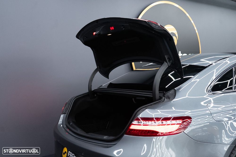 Mercedes-Benz E 220 d AMG Line - 18