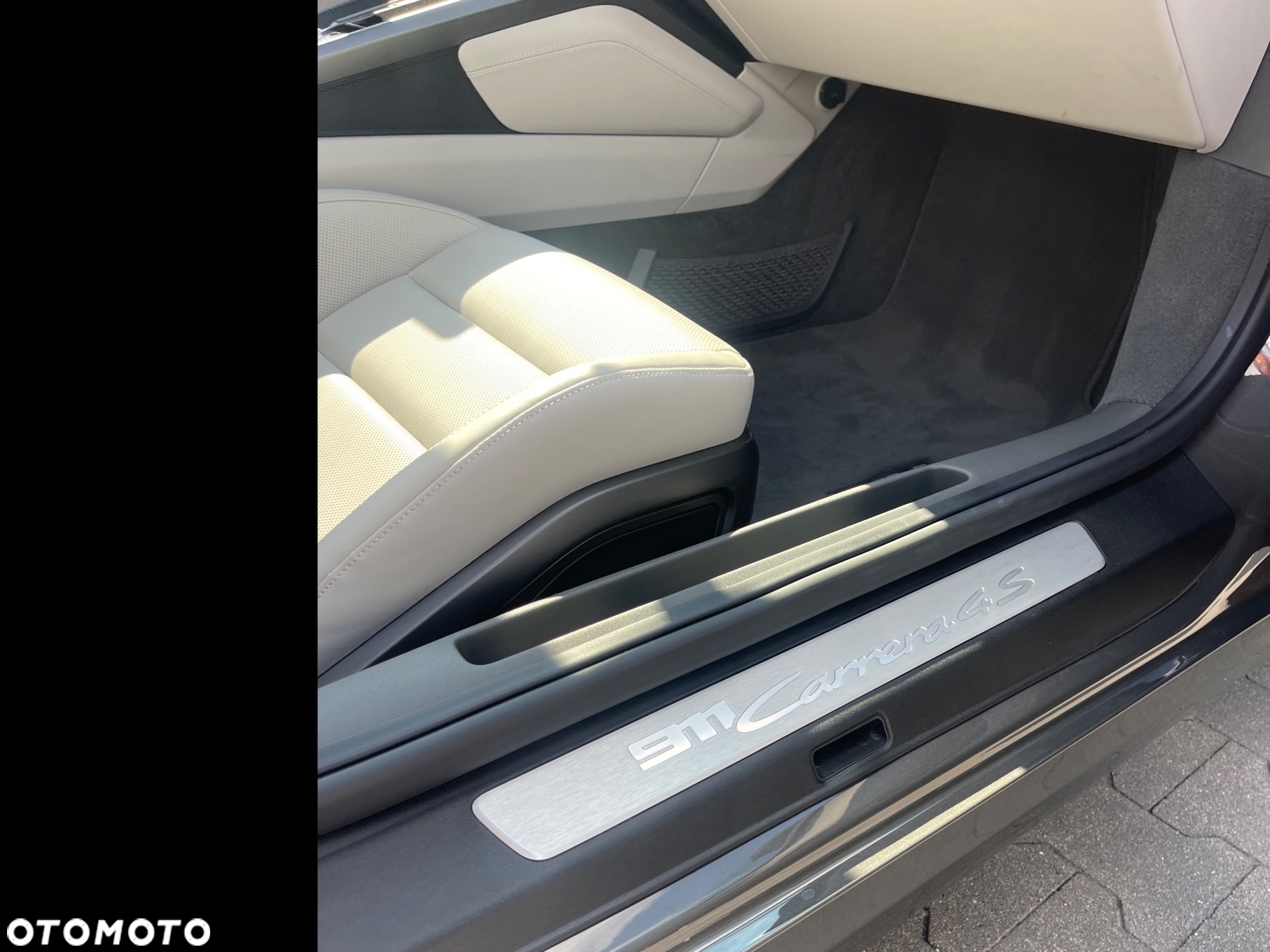 Porsche 911 Carrera 4S - 25