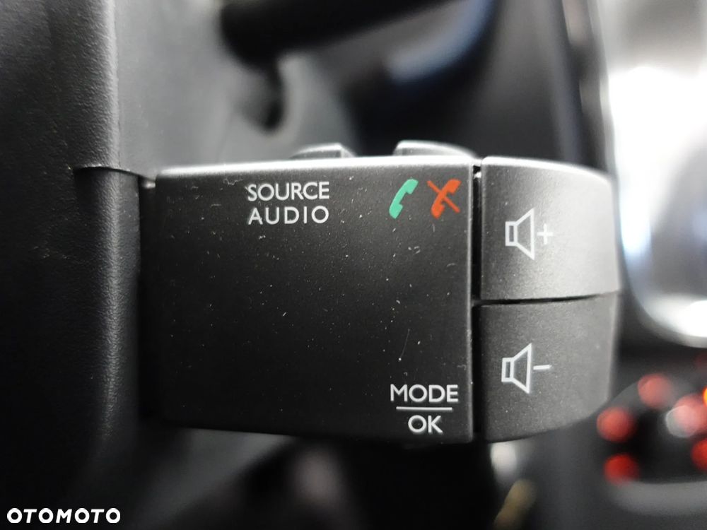 Dacia Sandero SCe 75 Essential - 36