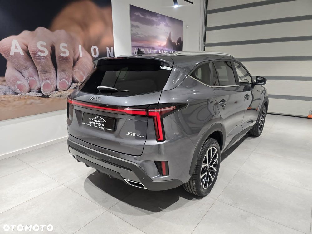 JAC JS8 - 6