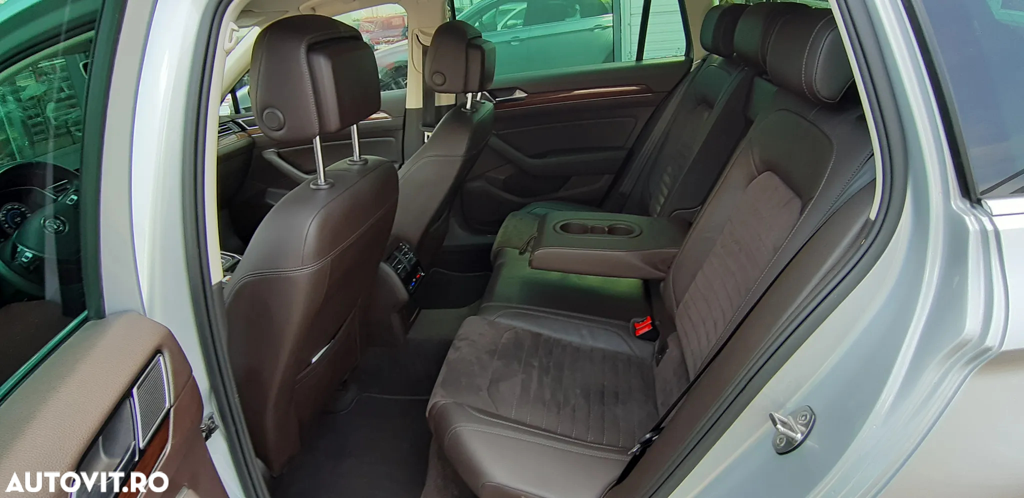 Volkswagen Passat Variant 2.0 TDI DSG 4Motion Highline - 10