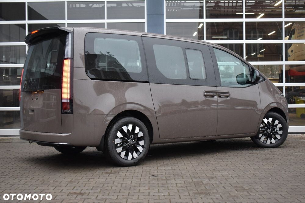 Hyundai Staria - 5