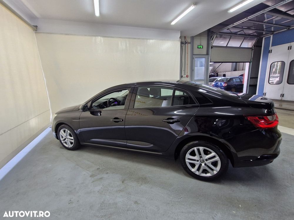 Renault Megane TCe Business - 13