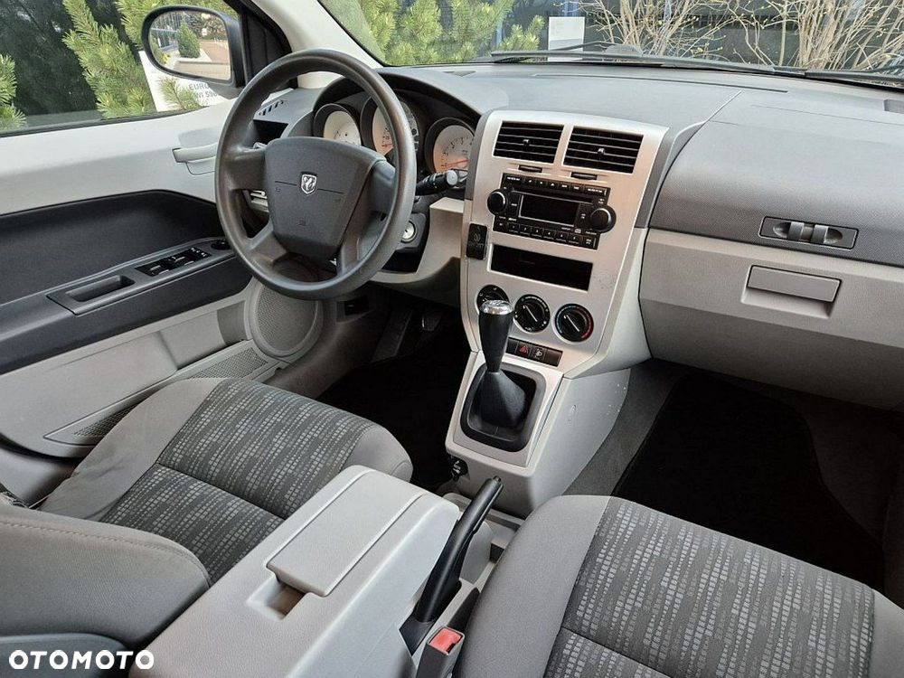 Dodge Caliber - 10