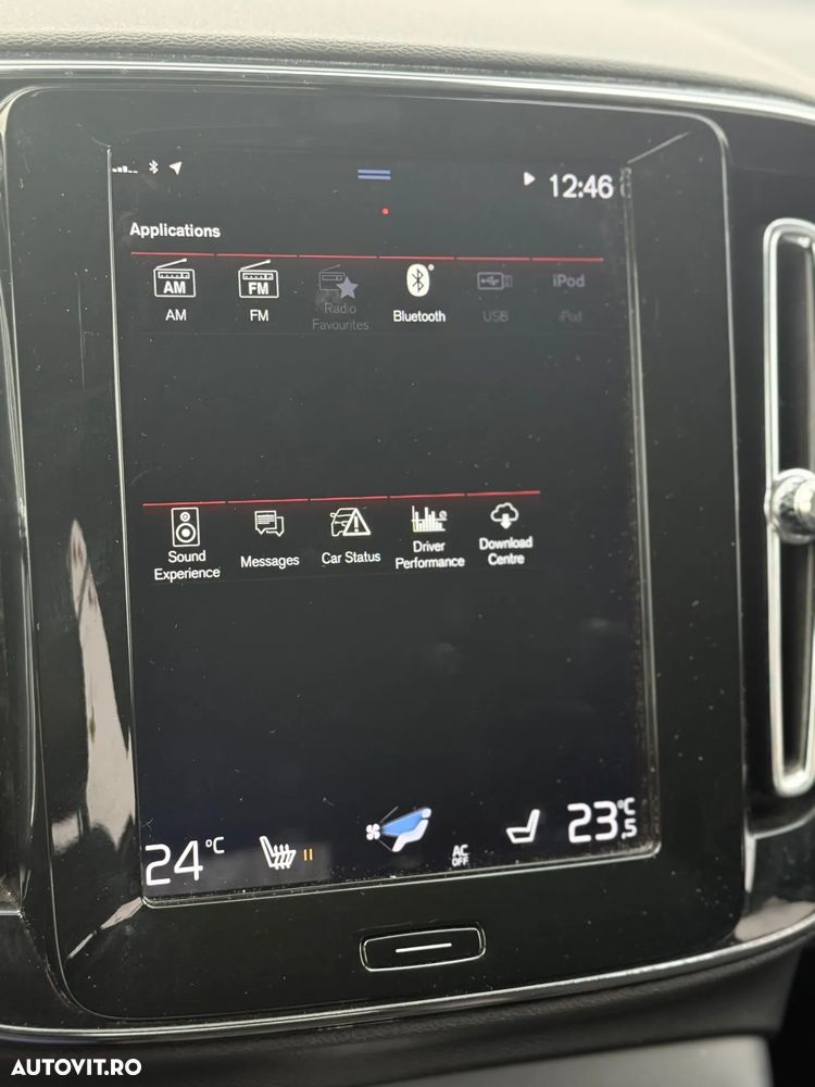 Volvo XC 40 D4 AWD Geartronic Momentum - 25