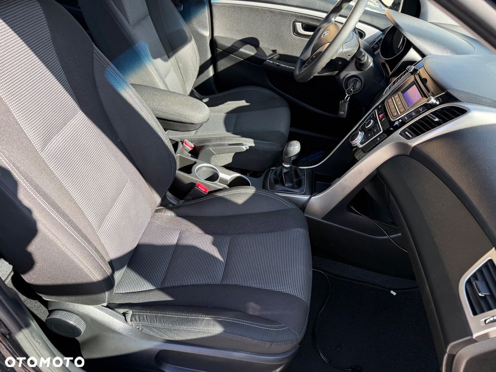 Hyundai i30 1.6 CRDI Trend - 21