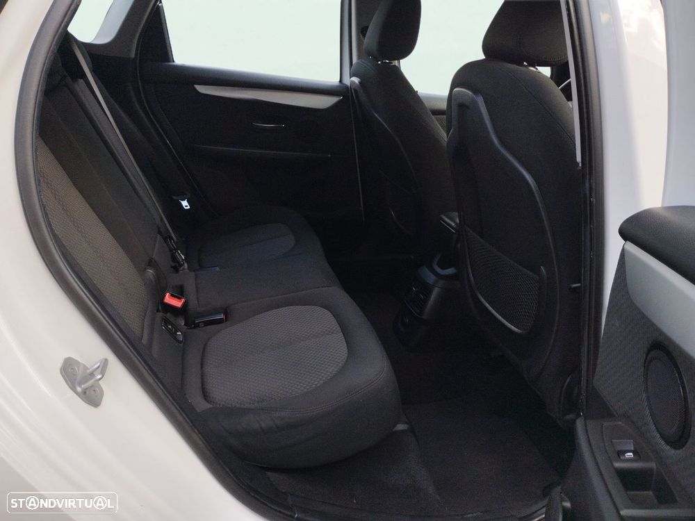 BMW 216 Active Tourer d Advantage - 16