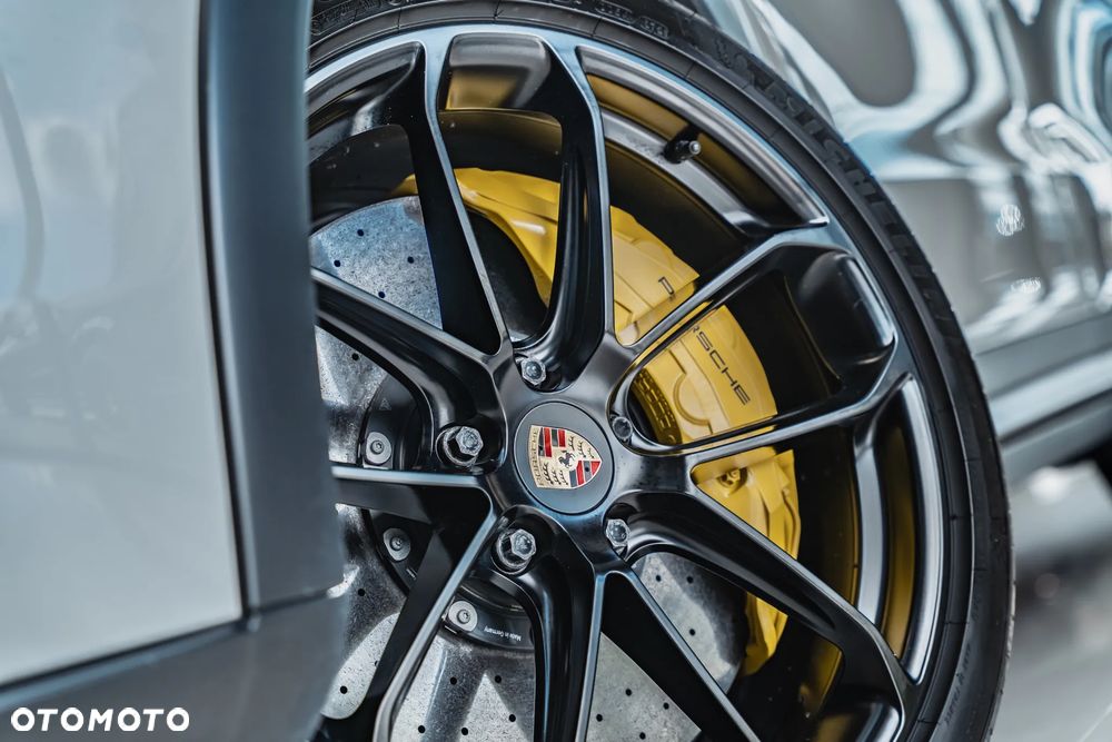 Porsche Cayenne - 4
