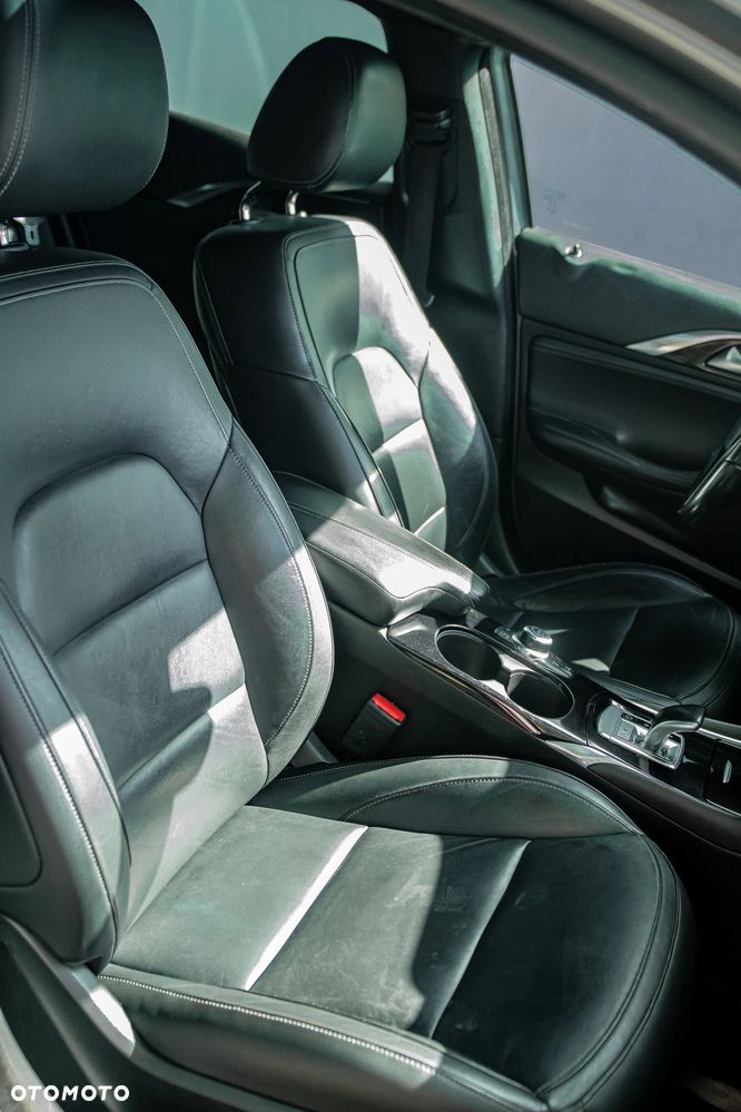 Infiniti Q30 2.2d DCT AWD Premium - 3