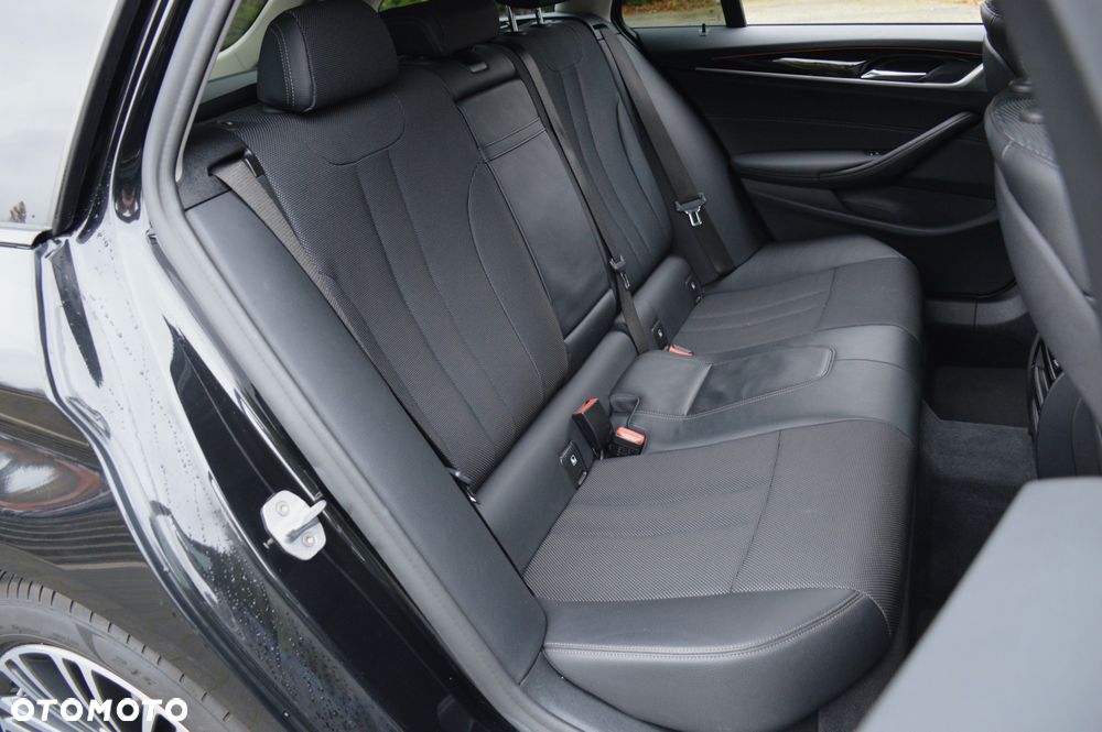 BMW Seria 5 520d xDrive Sport Line sport - 23