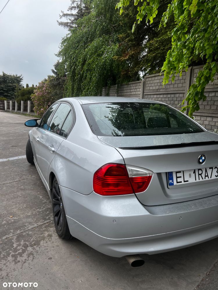 BMW Seria 3 320i - 3