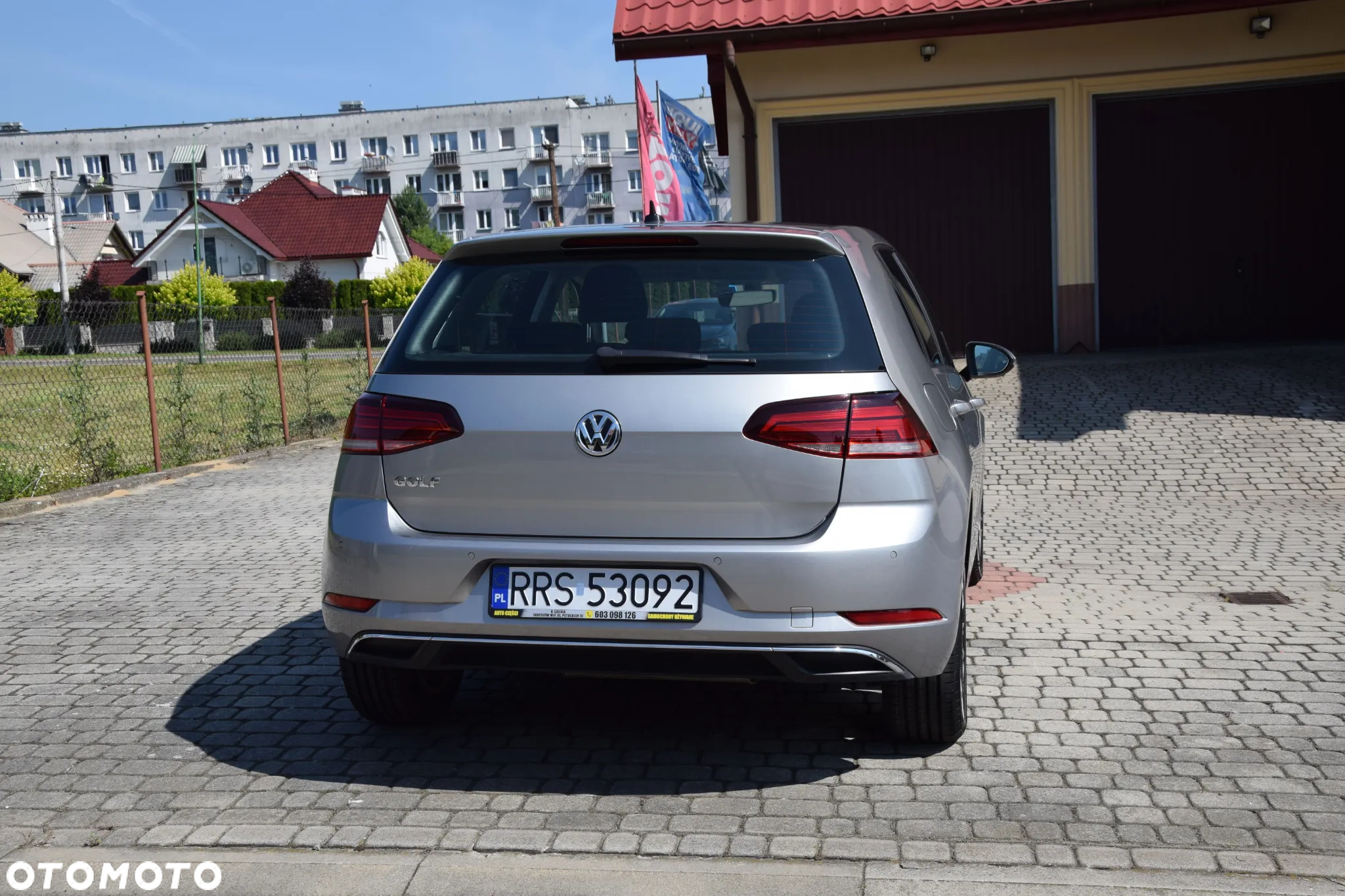 Volkswagen Golf - 6
