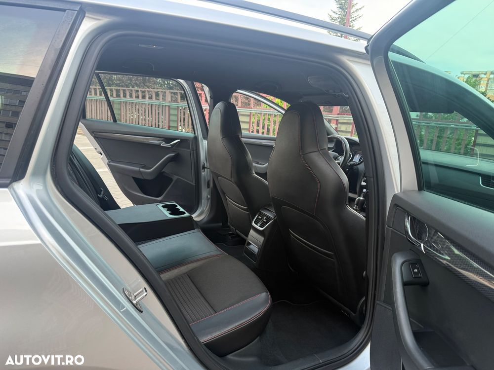 Skoda Octavia 2.0 TDI DSG RS - 15