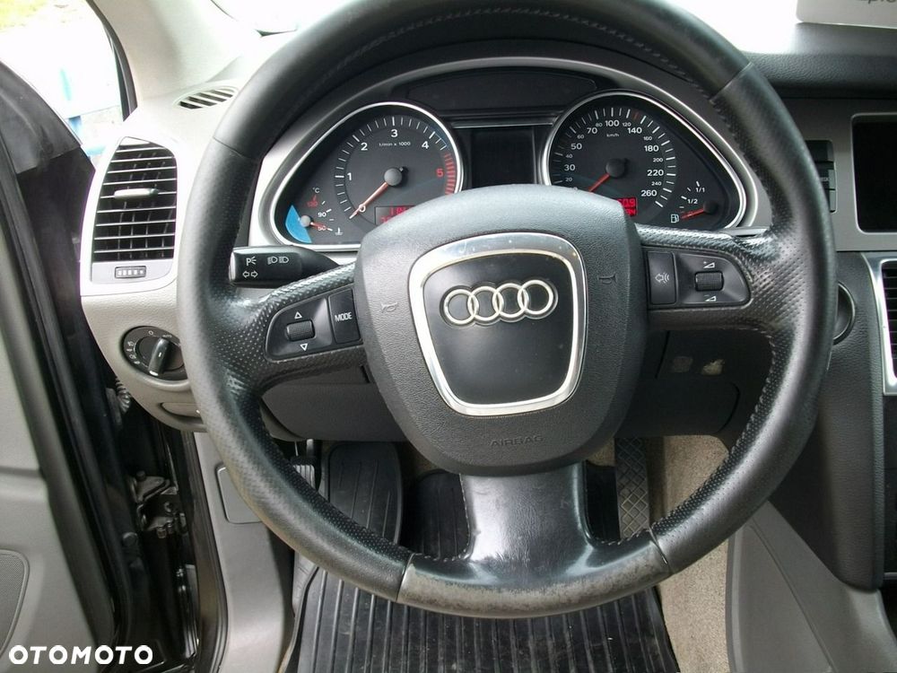 Audi Q7 - 10