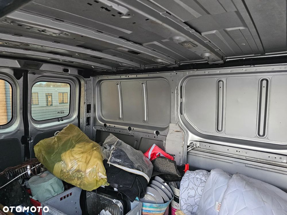 Renault Trafic - 16