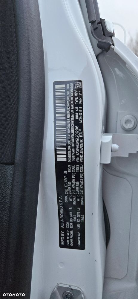 Alfa Romeo Stelvio 2.0 Turbo 16V AT8-Q4 Ti - 18
