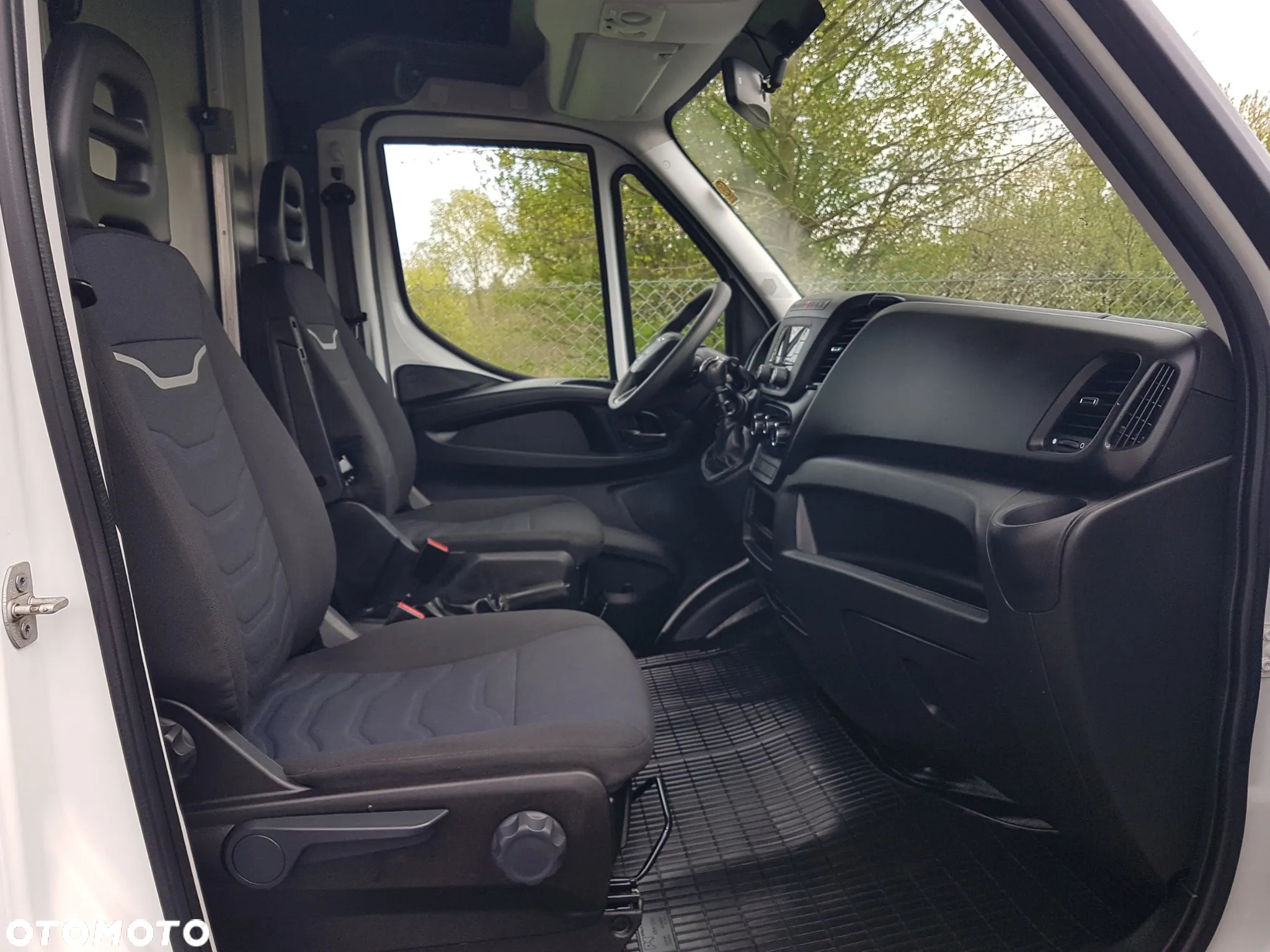 Iveco DAILY KONTENER NISKOPODŁOGOWY 4,43x2,23x2,42 SKLEP FOODTRUCK BAR KLIMA KONIOWÓZ KAMPER - 21