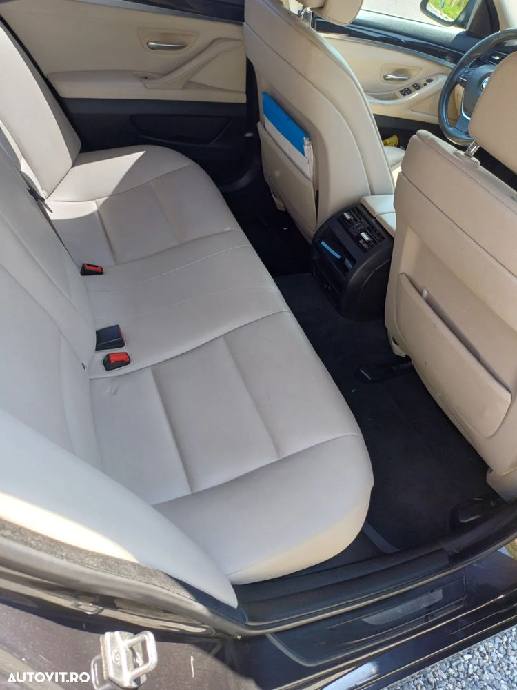 BMW Seria 5 525d Aut. - 11