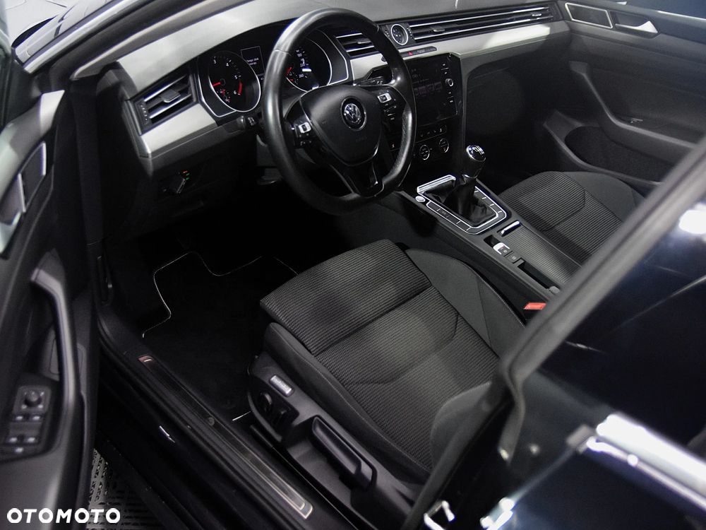 Volkswagen Arteon 2.0 TDI SCR Essence - 13