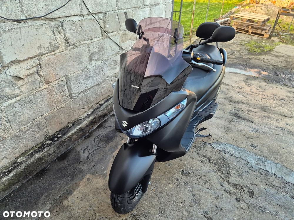 Suzuki Burgman - 4