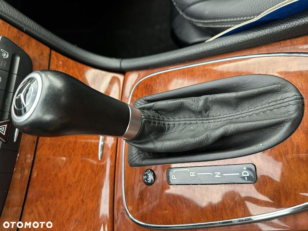 Mercedes-Benz Klasa E - 33