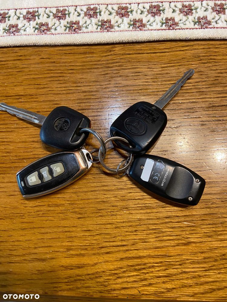 Toyota Yaris - 12