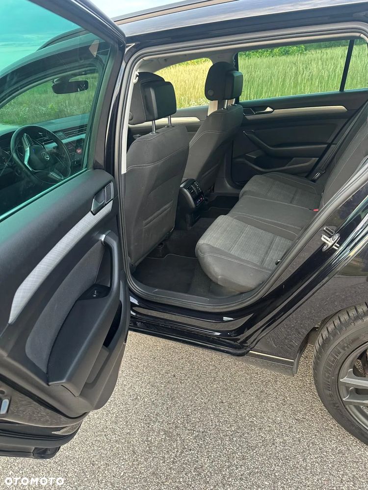 Volkswagen Passat Variant 2.0 TDI EVO Elegance DSG - 14