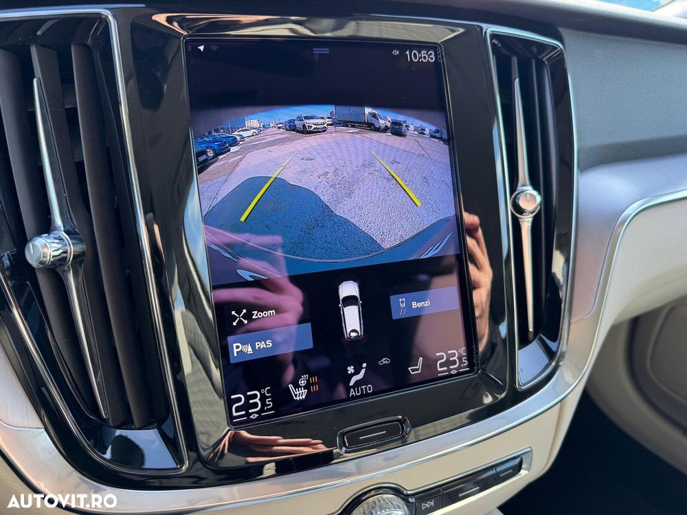 Volvo V60 B4 MHEV AT8 FWD Momentum Pro - 10