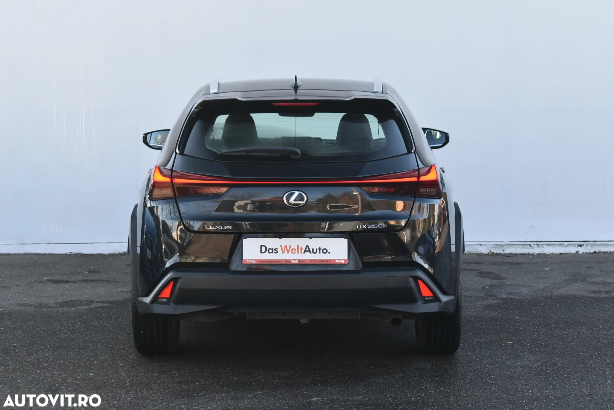 Lexus UX 250h FWD Business - 10