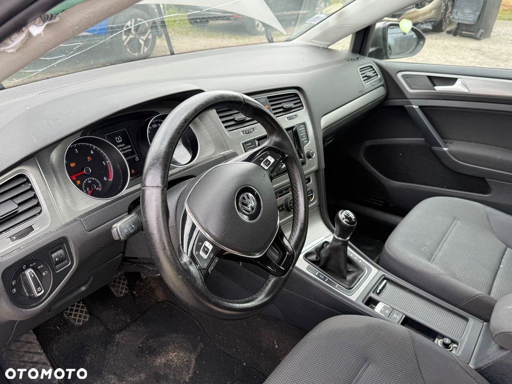 Volkswagen Golf - 12