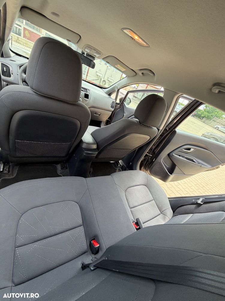 Kia Rio 1.4 DSL Comfort - 6