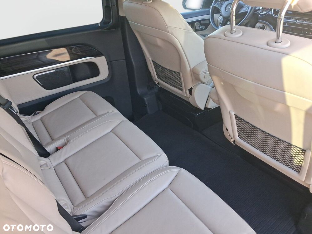Mercedes-Benz Klasa V - 19