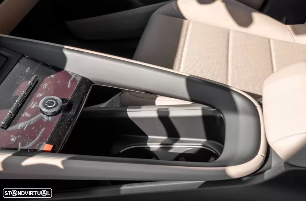 Porsche Macan Electric 4 - 14