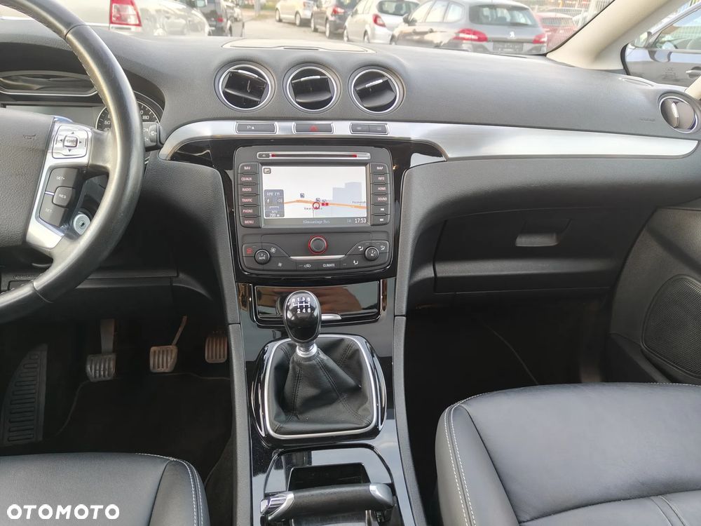 Ford S-Max - 19