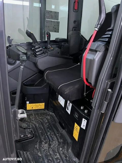 Case CX19D - 8