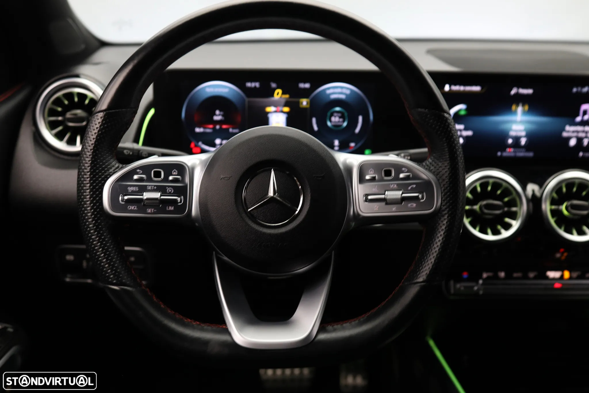 Mercedes-Benz GLB 200 d AMG Line - 33