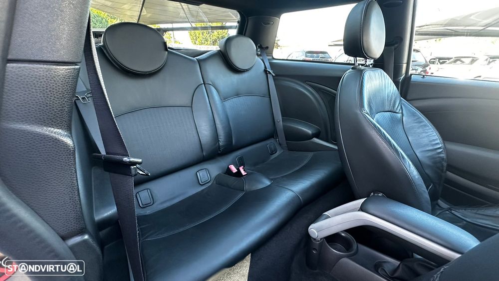 MINI 3 Portas Cooper D - 16