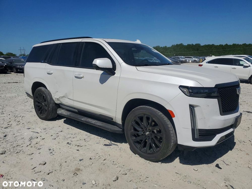 Cadillac Escalade - 5