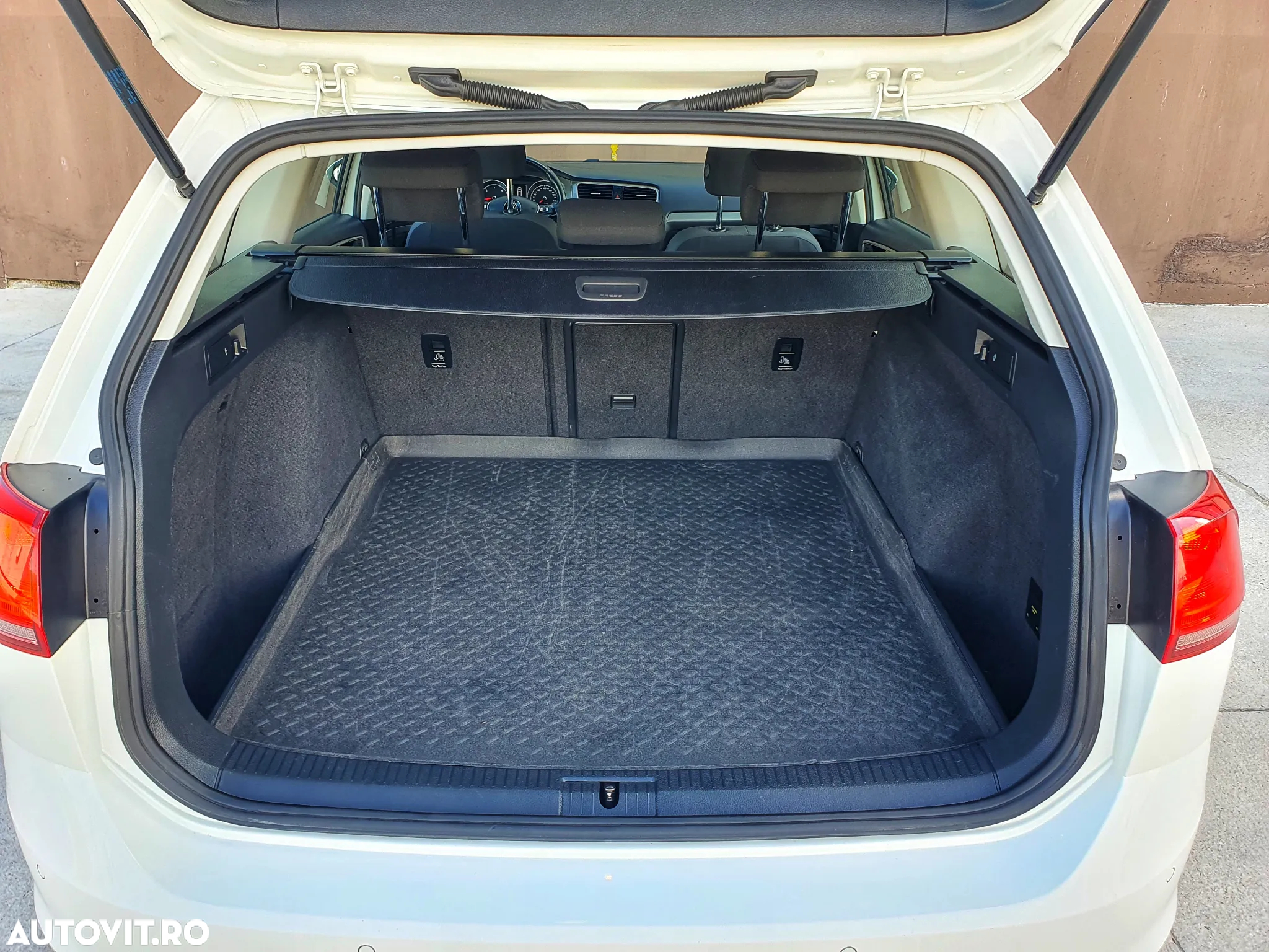 Volkswagen Golf 1.6 TDI BlueMotion Comfortline - 22