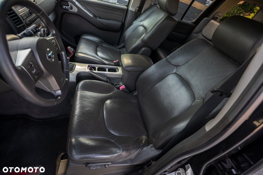 Nissan Pathfinder 2.5 dCi Premium - 25