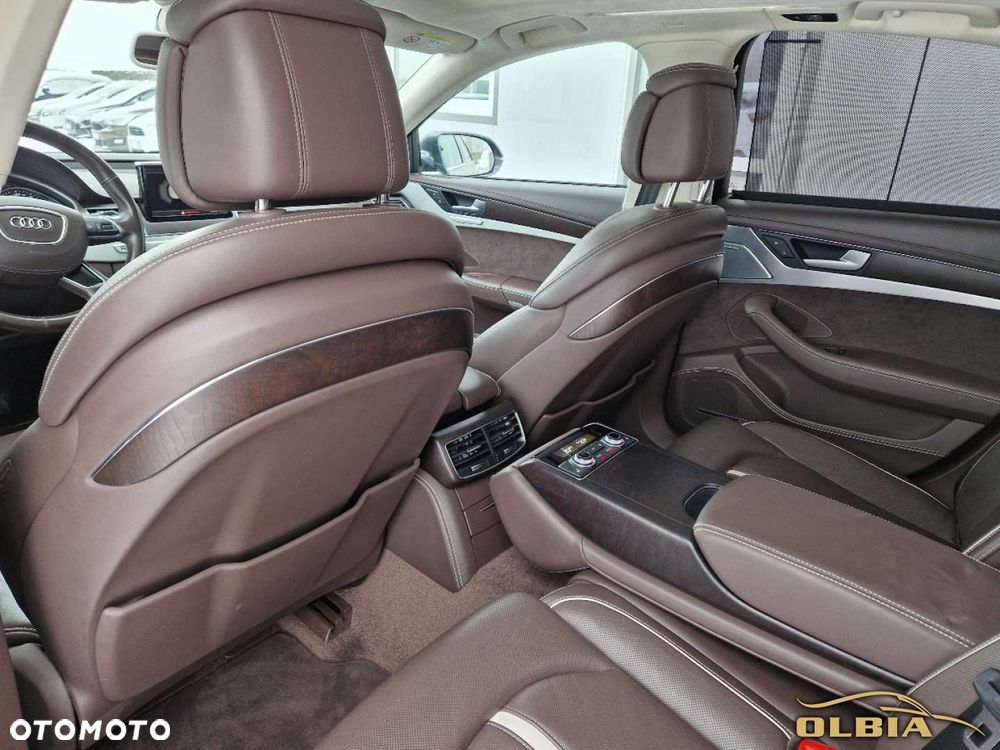 Audi A8 - 6