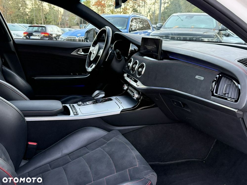 Kia Stinger - 21