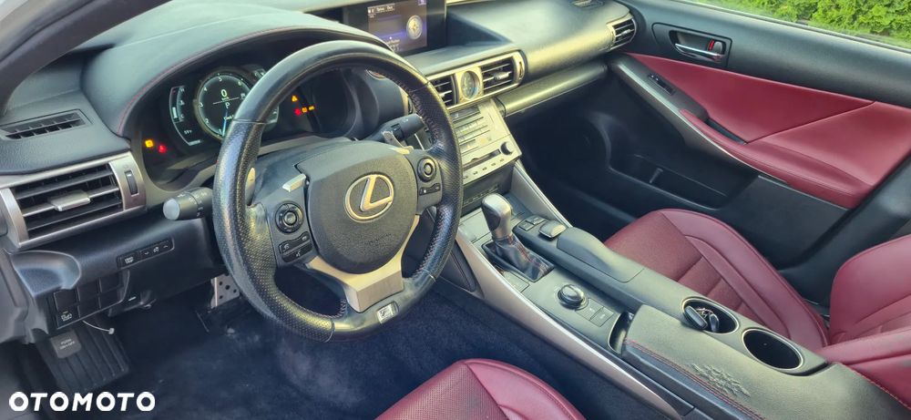 Lexus IS - 18