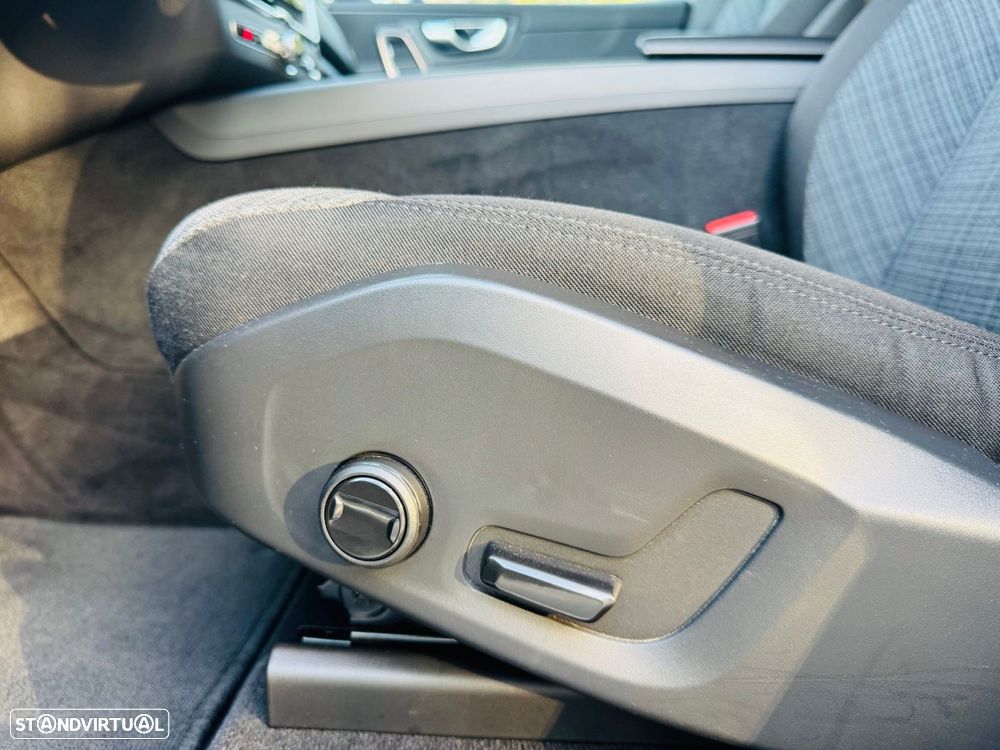 Volvo XC 60 2.0 B4 Inscription Geartronic - 23