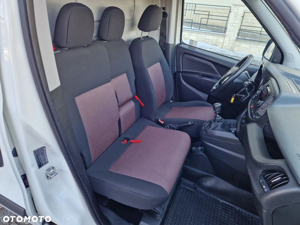 Fiat Doblo Furgon 3 Osobowy - 17