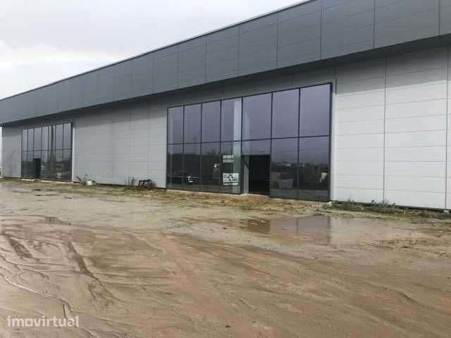 EDIFICIO INDUSTRIAL / ARMAZÉM 1300m2 em fase de acabamento - Grande imagem: 3/8