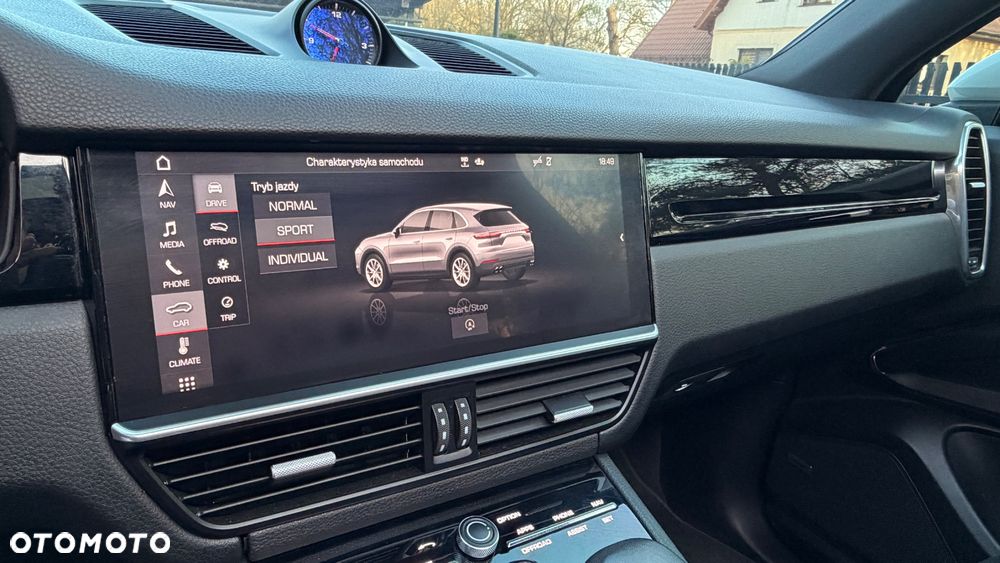 Porsche Cayenne - 22