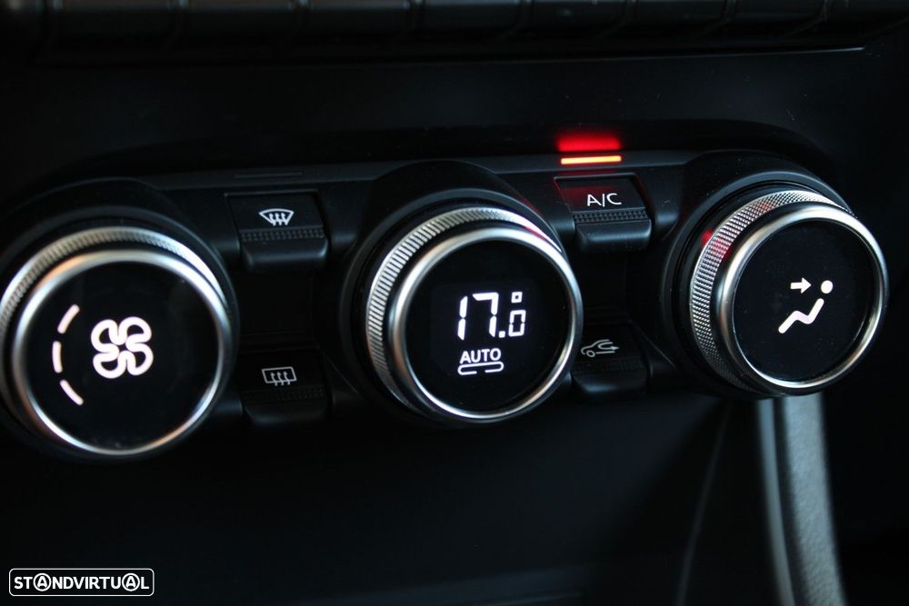 Renault Captur 1.0 TCe Techno Bi-Fuel - 32